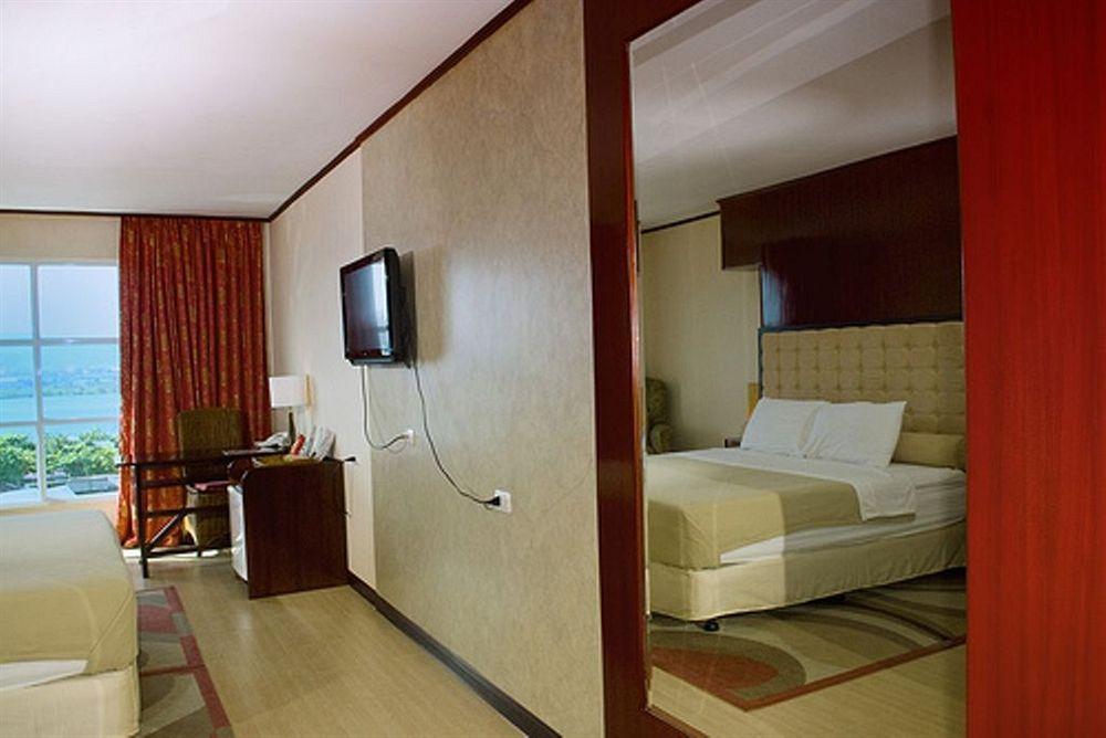 Dulcinea Hotel And Suites Мактан Экстерьер фото