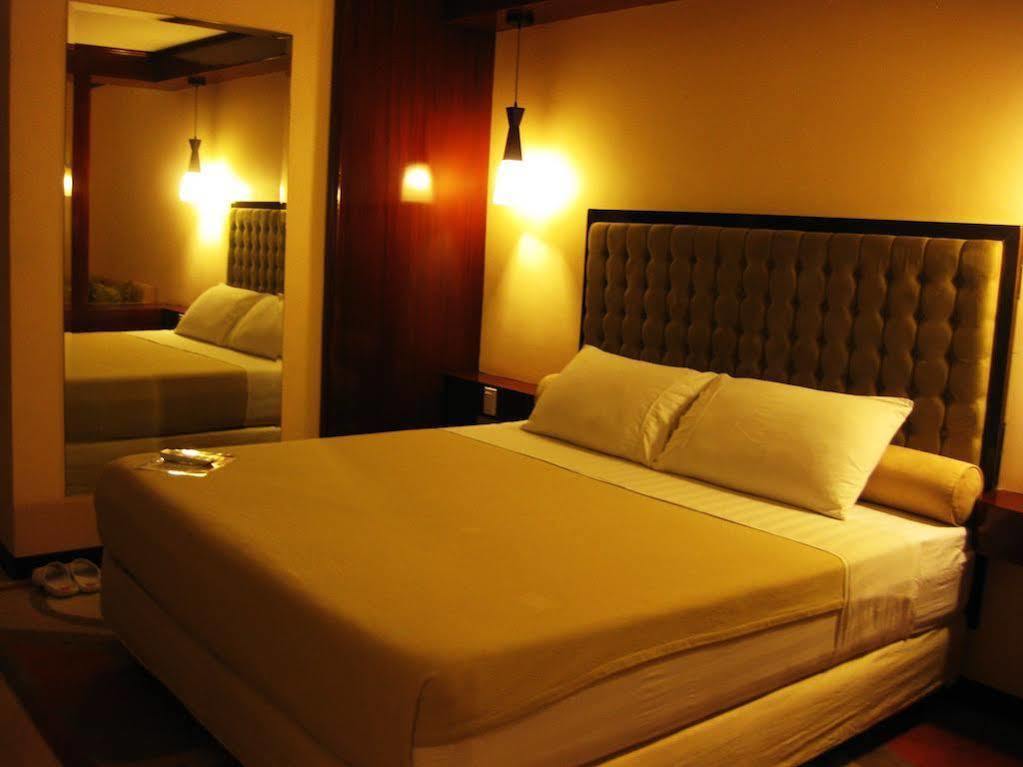 Dulcinea Hotel And Suites Мактан Экстерьер фото